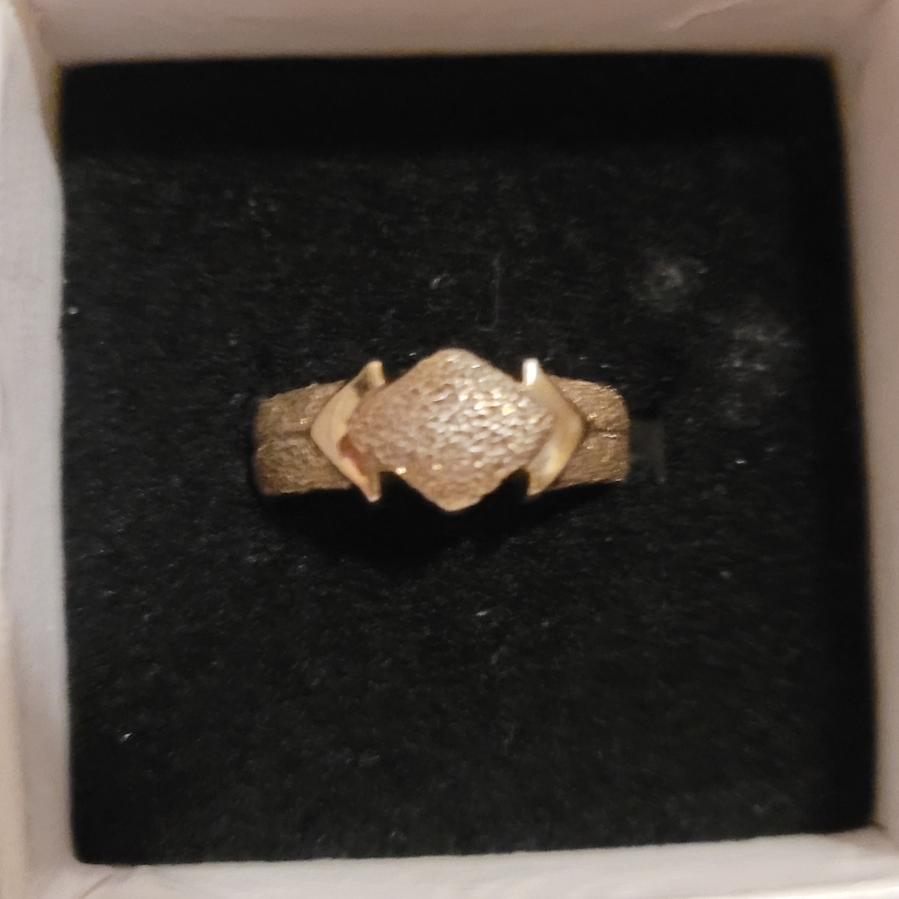Silver Ring - Picture 2 of 4